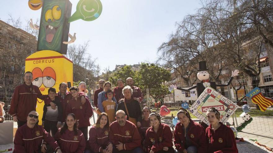 Dos fallas se hacen por su cuenta los dos monumentos | DANIEL TORTAJADA