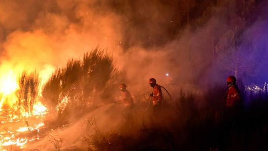 El fuego arrasa Portugal con focos provocados
