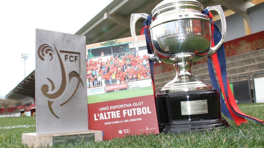 «L’altre futbol», el llibre que explica els cent anys de l’Olot