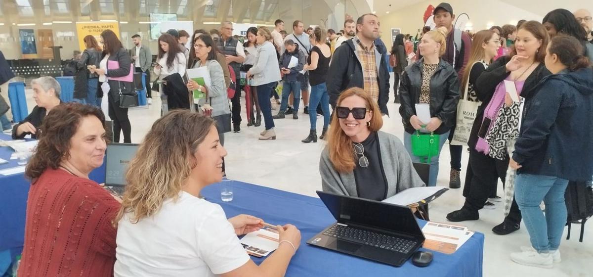 Cientos de ilusiones en busca de empleo