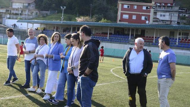 Visita oficial al campo del Domaio para presentar las obras. | GONZALO NÚÑEZ
