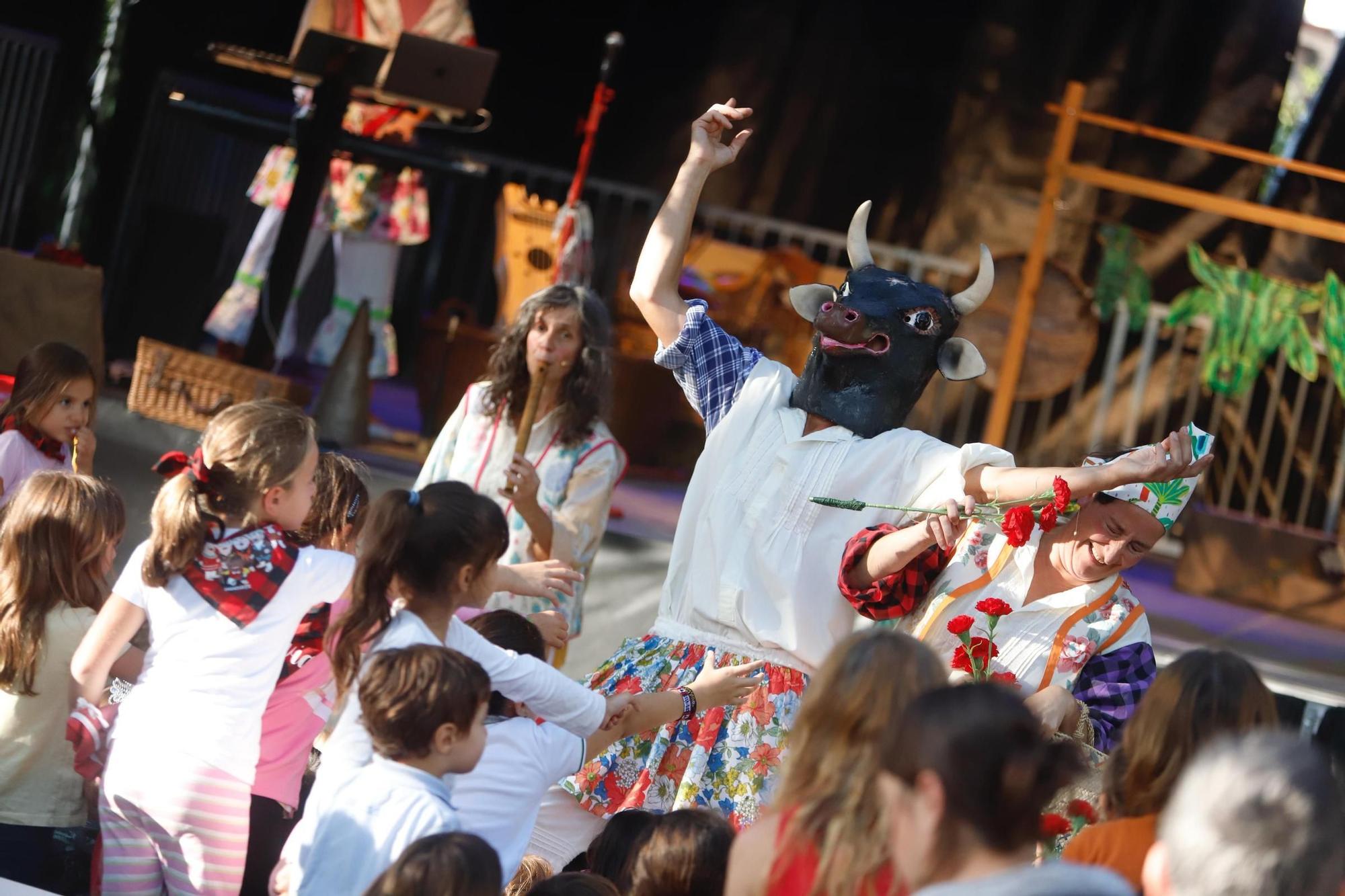 En imágenes | Llenazo en la inauguración del Parque de Marionetas