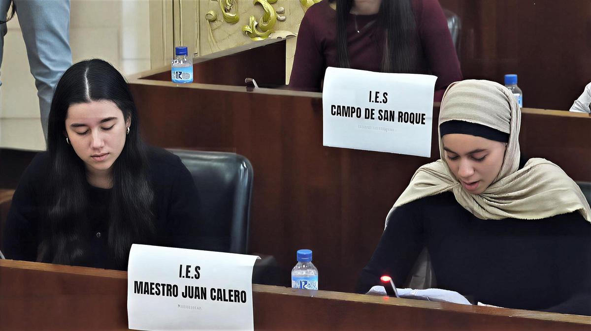 María y Dina, alumnas portavoces del IES Juan Calero