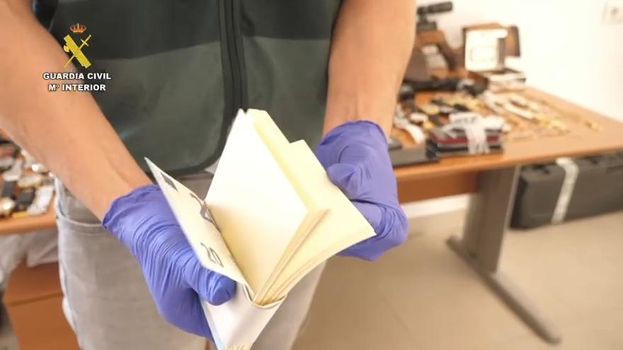 Cae una banda especializada en la estafa del tocomocho y el timo de la estampita con víctimas en Oleiros, Carballo y otras localidades de Galicia