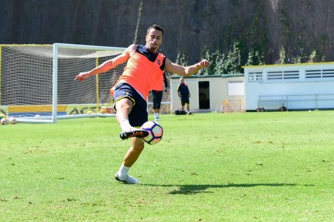 Entrenamiento UD Las Palmas en Barranco Seco ...