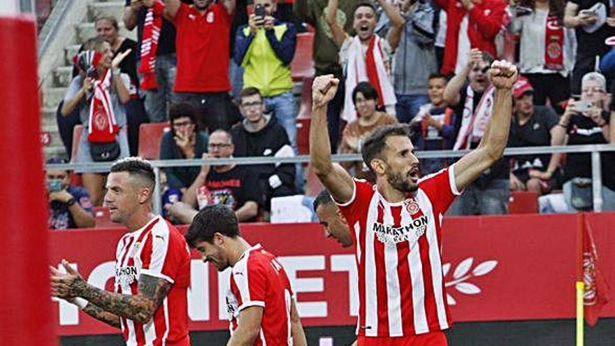 Stuani celebrant un dels gols contra el Rayo.