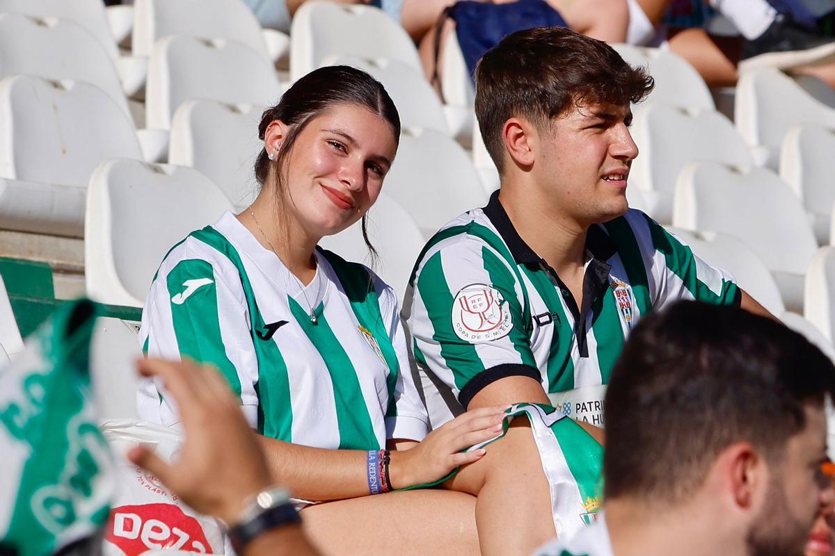 Córdoba CF-Racing de Ferrol | La afición blanquiverde en El Arcángel, en imágenes
