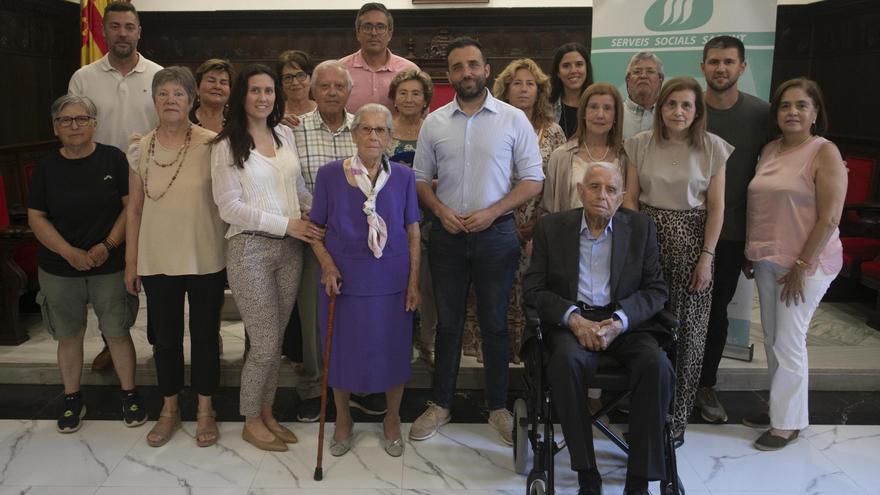 Reconocimiento en Sagunt a los 100 años de Ana María y Francisco