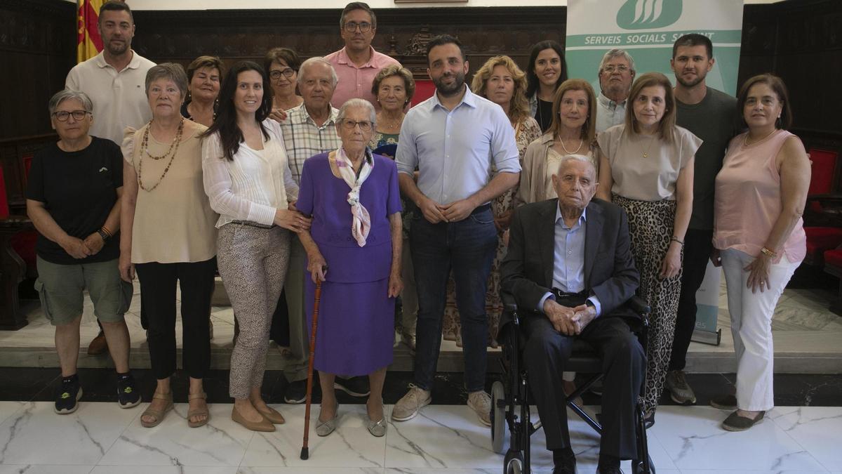 Reconocimiento en Sagunt a los 100 años de Ana María y Francisco