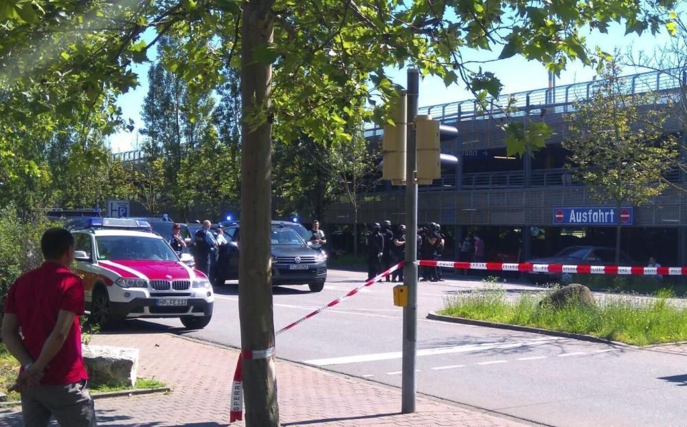 LA POLICÍA MATA AL HOMBRE QUE SE ATRINCHERÓ ...