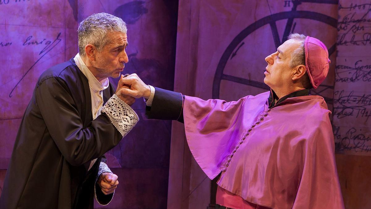 Jouse García e Marcos Orsi nun momento da representación de «O proceso».