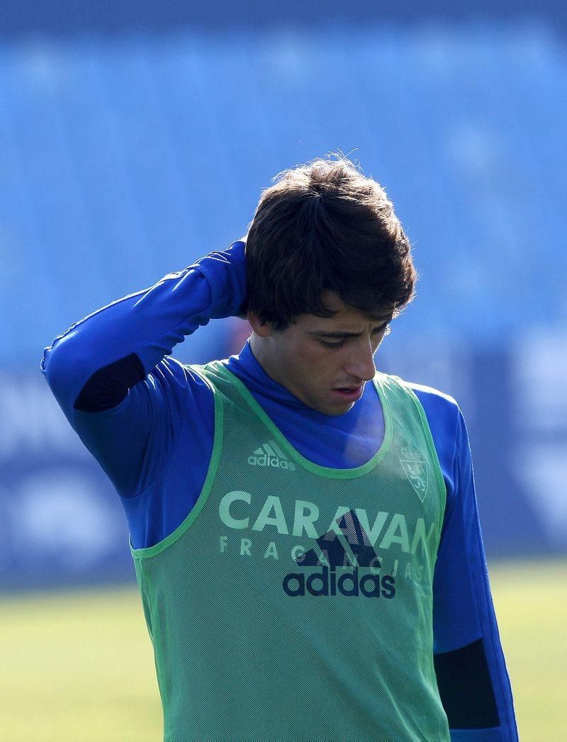 Entrenamiento a puerta abierta del Real Zaragoza en La Romareda