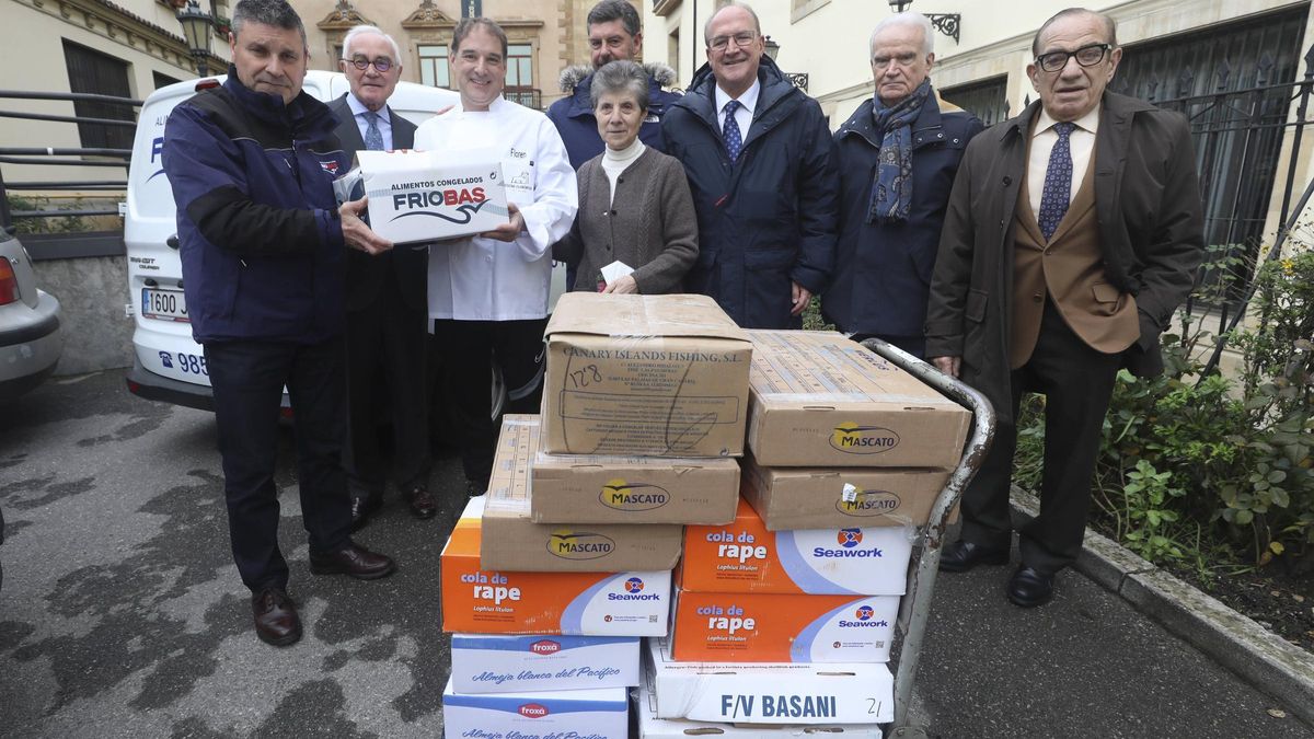 Por la izquierda, Juan Carmona, José García-Inés, Florentino Menéndez, Mauricio Bogomak, Sor Carmen Lorenzo, José Agustín Cuervas-Mons, Ramiro Fernández y Pepe Castro.