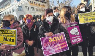 Viola a una amiga en Murcia mientras estaba dormida y le bajan la pena por ir borracho