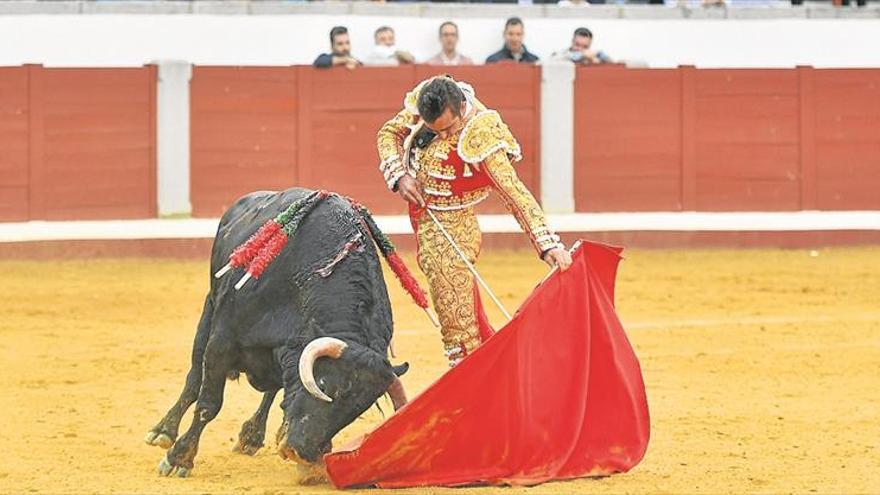 Puerta grande para Ferrera, Fandi y Justo en la primera corrida de feria