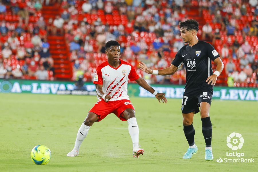 Las imágenes del UD Almería - Málaga CF de la cuarta jornada de LaLiga SmartBank