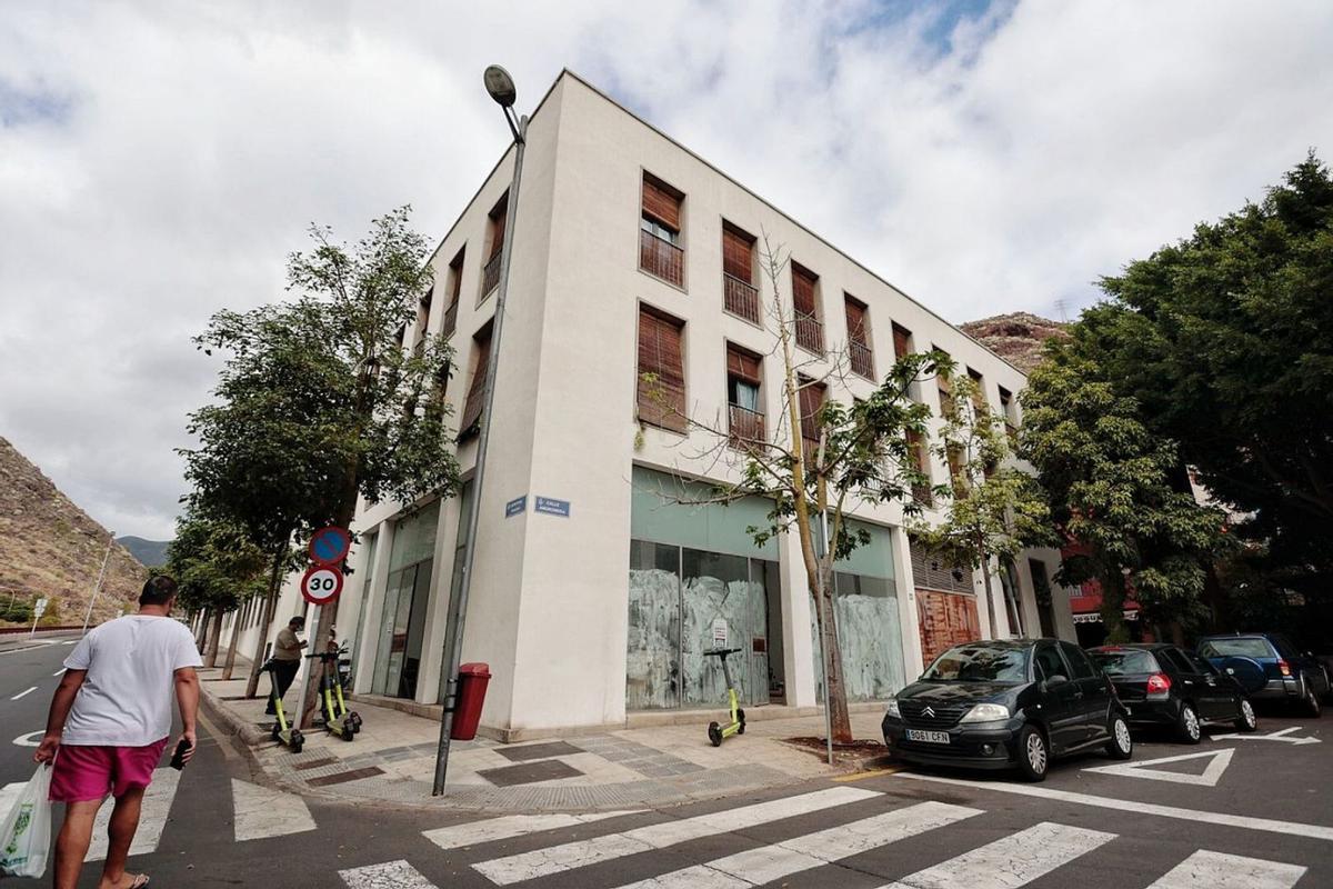 La nueva sede del distrito de Anaga se trasladará a los bajos de un edificio municipal en el barrio de La Alegría. | | MARÍA PISACA