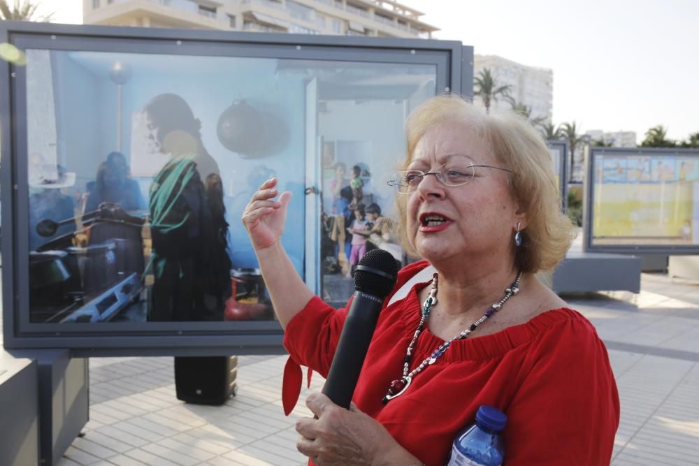 Cristina García Rodero mira a la India en la Playa de San Juan