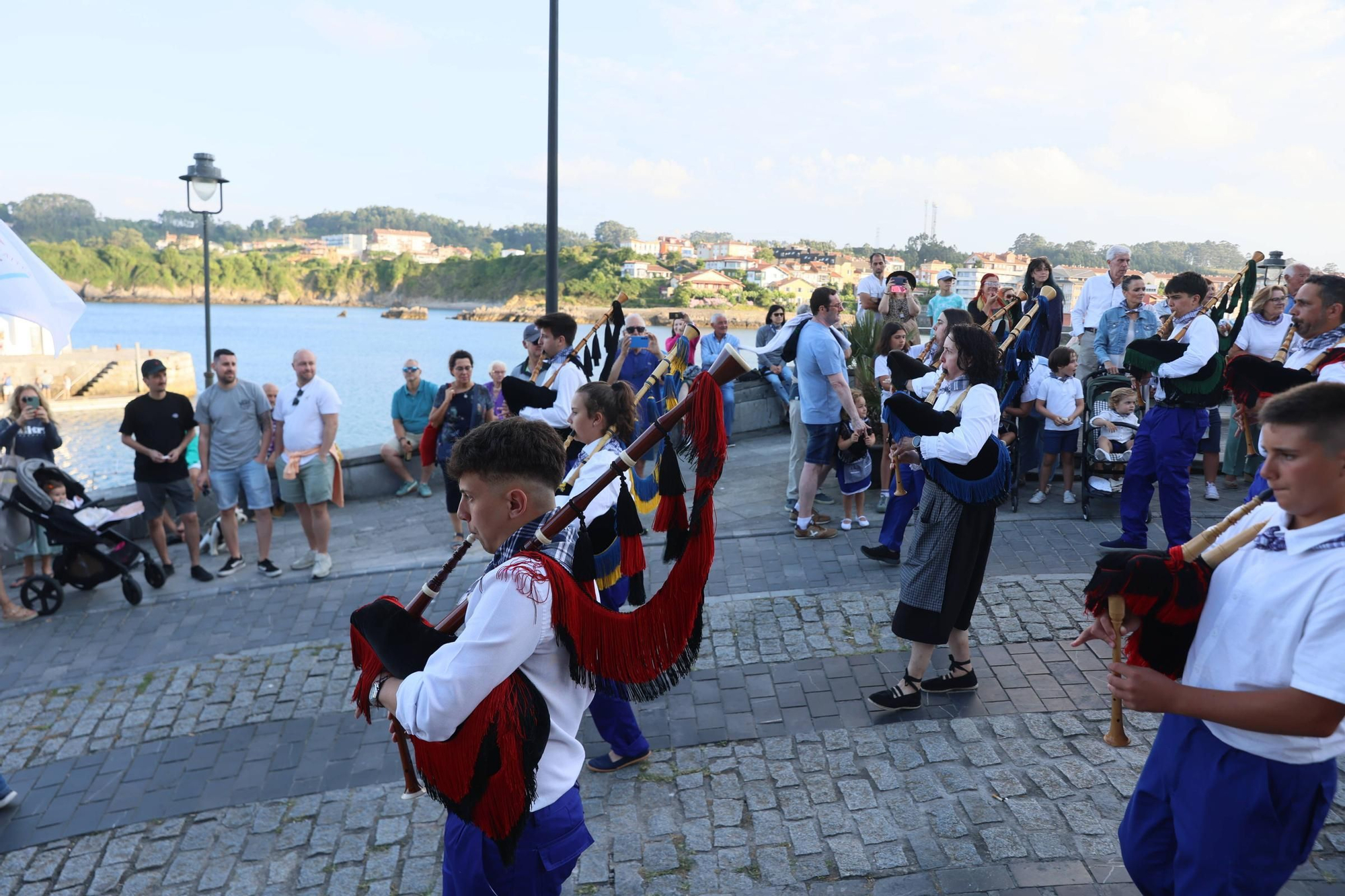 EN IMÁGENES: La procesión de "la llamada de la mar" en el Carmen de Luanco