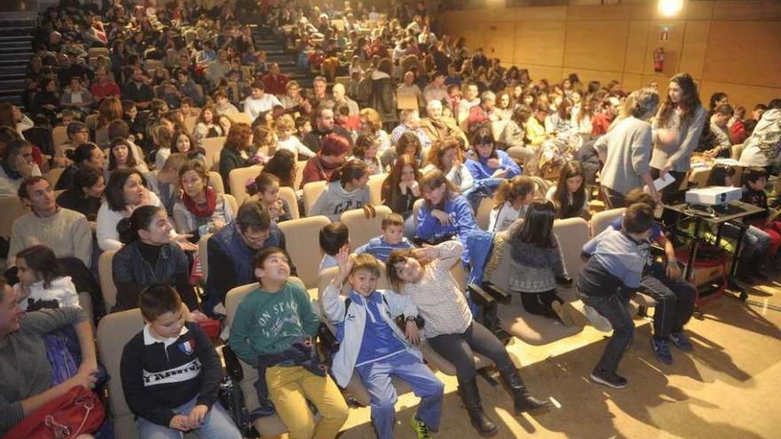 El público asistente a la gala solidaria de ayer, celebrada en el Fórum Metropolitano.