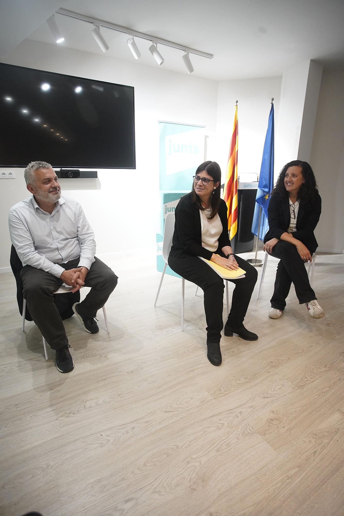 Reunió de Gemma Geis (Junts) amb els membres de la candidatura a Girona