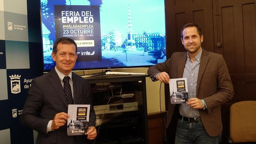 El gerente del IMFE, Enrique Nadales, y el concejal de Fomento del Empleo, Luis Verde, presentando la Feria de Empleo.