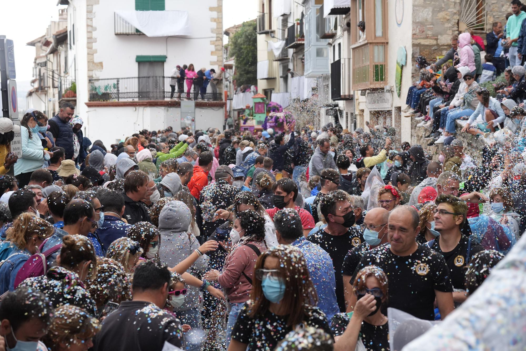 Búscate en el desfile de carrozas y disfraces de l'Anunci de Morella