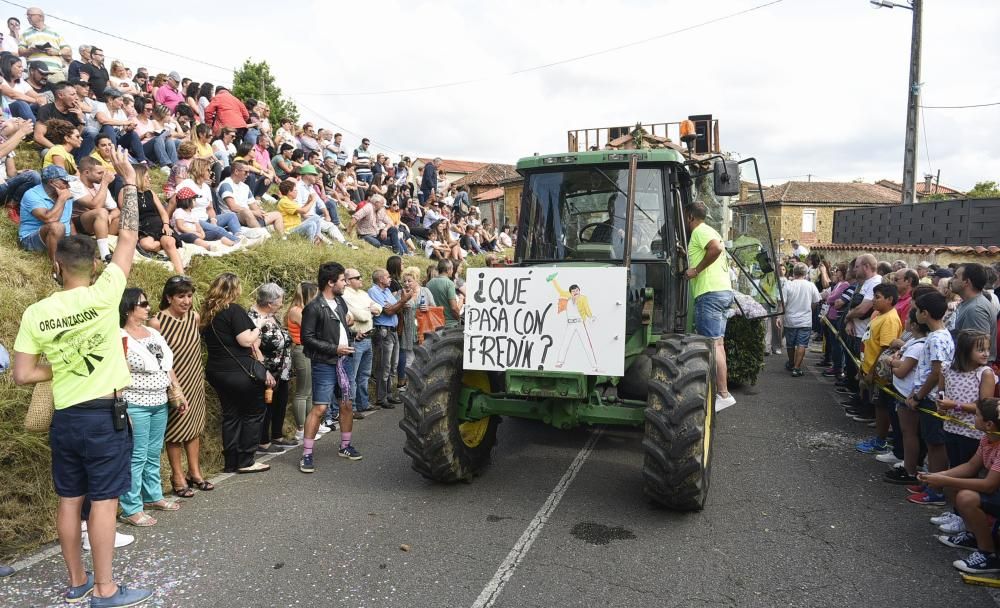 Desfile de las carrozas de Valdesoto