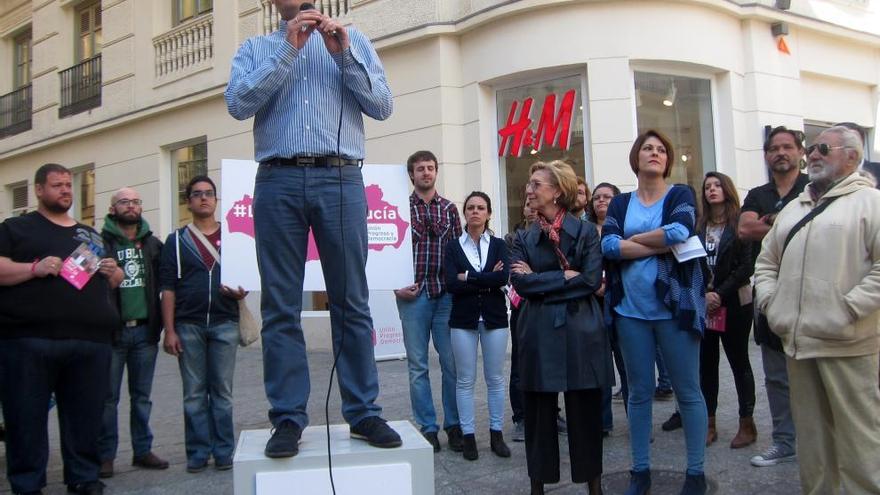 Martín de la Herrán, UPyD, anuncia que participará a través de Twitter en el debate a tres de esta noche en TVE.