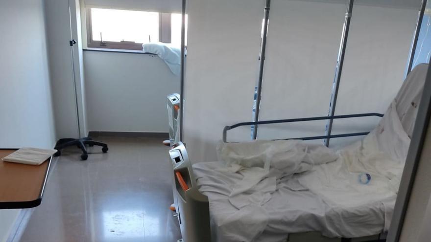 La gerencia del Hospital Universitario de Torrevieja asegura que mantendrá las habitaciones individuales