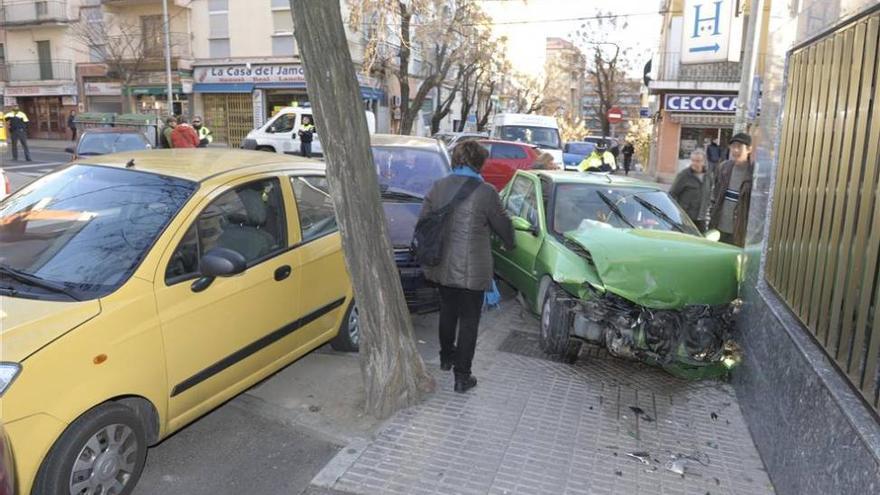 Una unidad de la DGT ofrece ayuda a las víctimas de accidentes en Cáceres