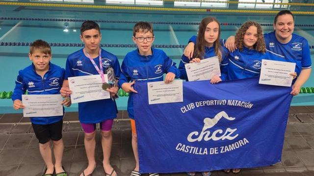 Equipo del CD Natación Castilla de Zamora desplazado a Valladolid. | CEDIDA