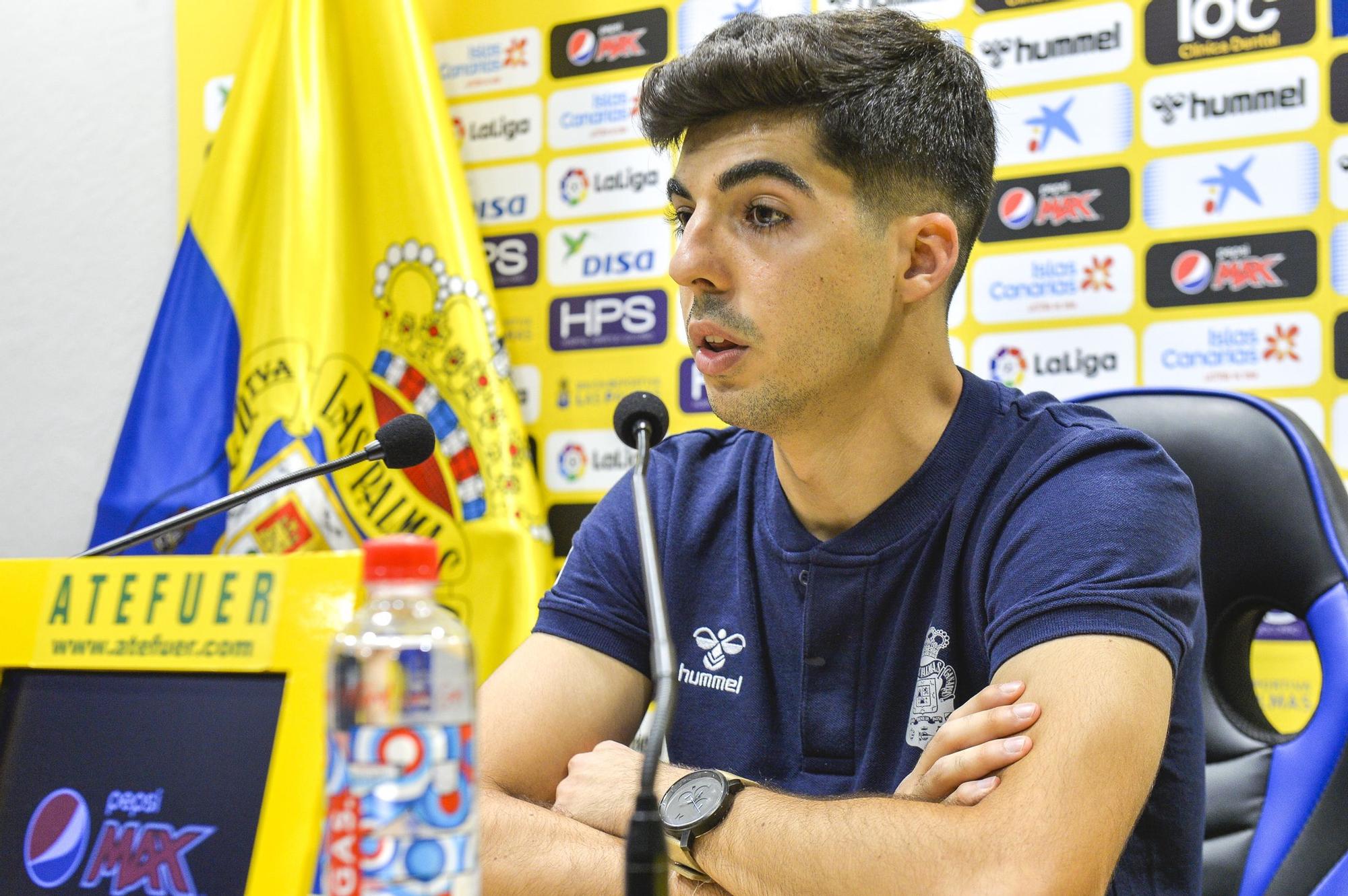 Presentación de Clemente como nuevo jugador de la UD Las Palmas