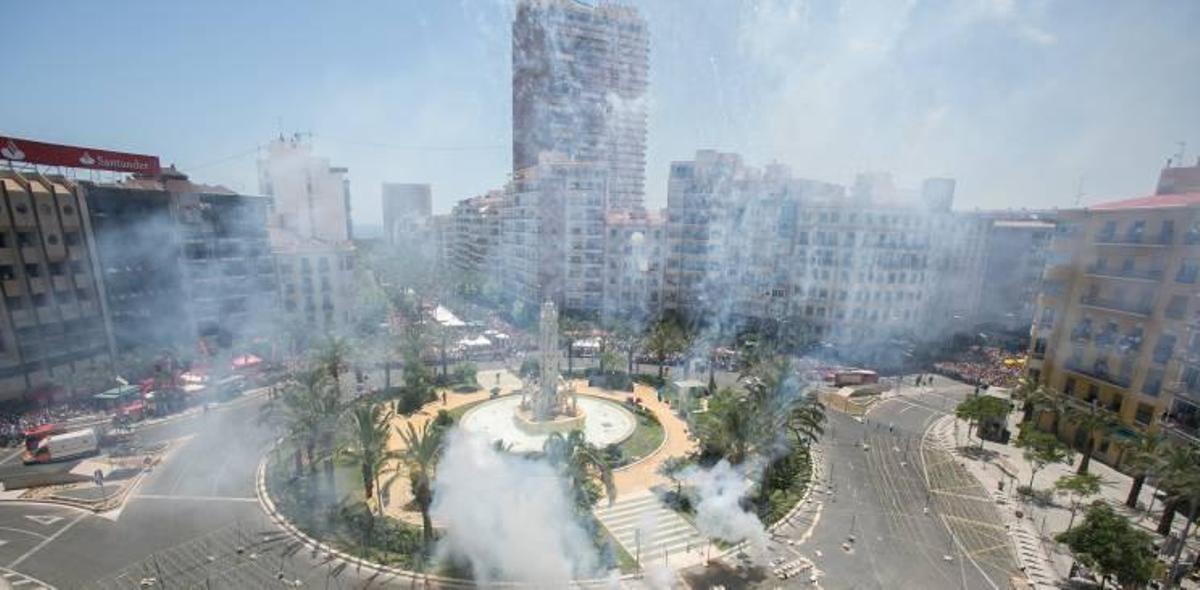 Una mascletà en Luceros.