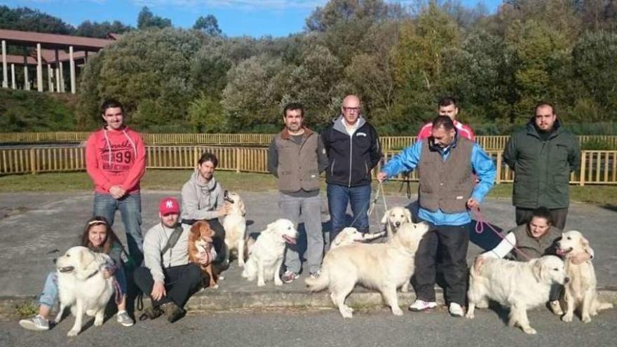 La raza Retriever demuestra sus dotes en el recinto ferial