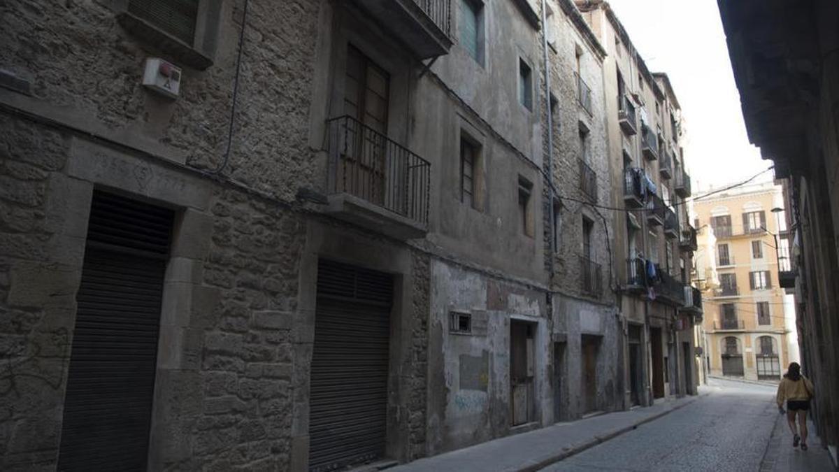 El carrer de les Piques del barri antic de Manresa