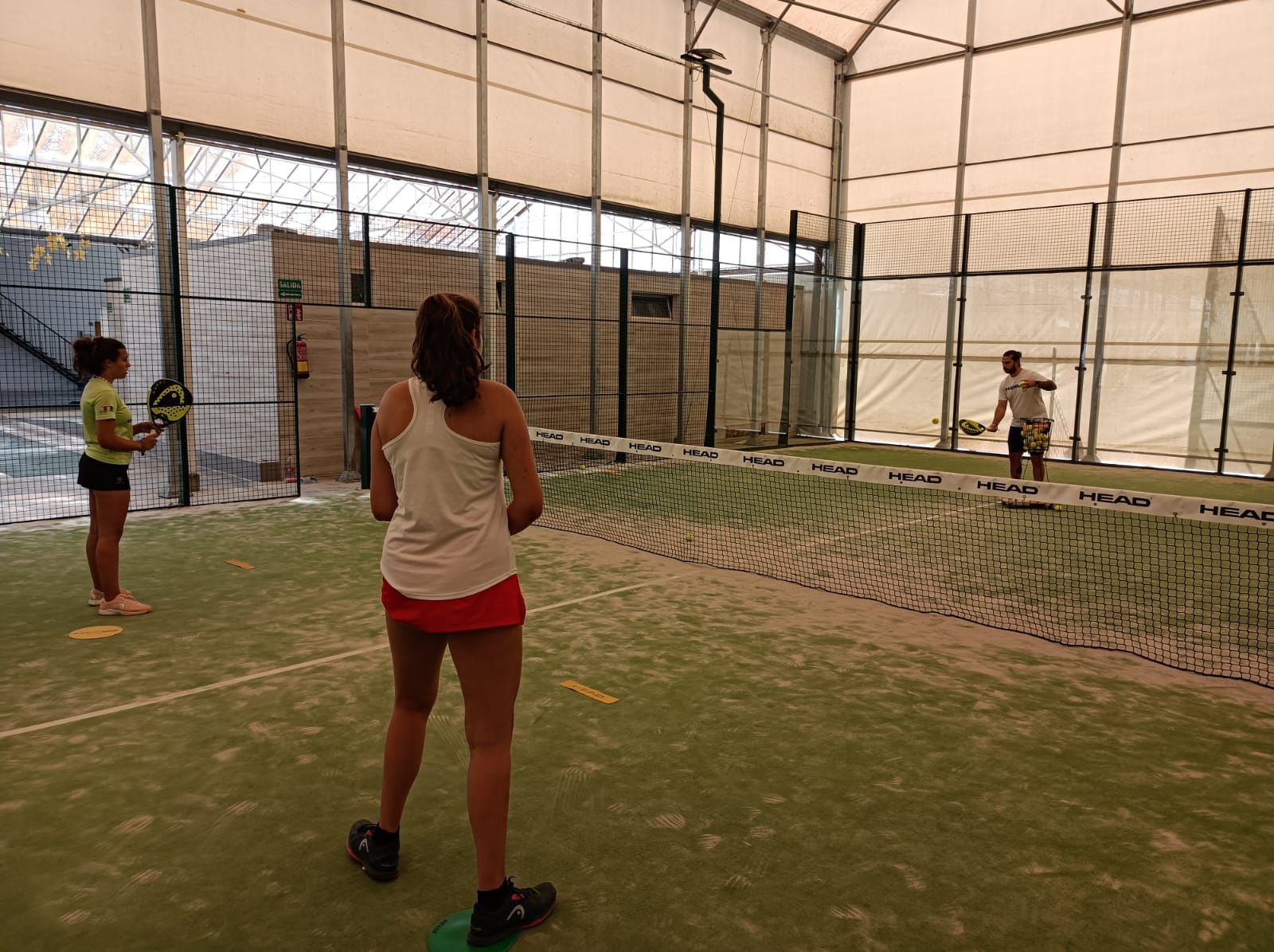 El pádel, un deporte sin techo