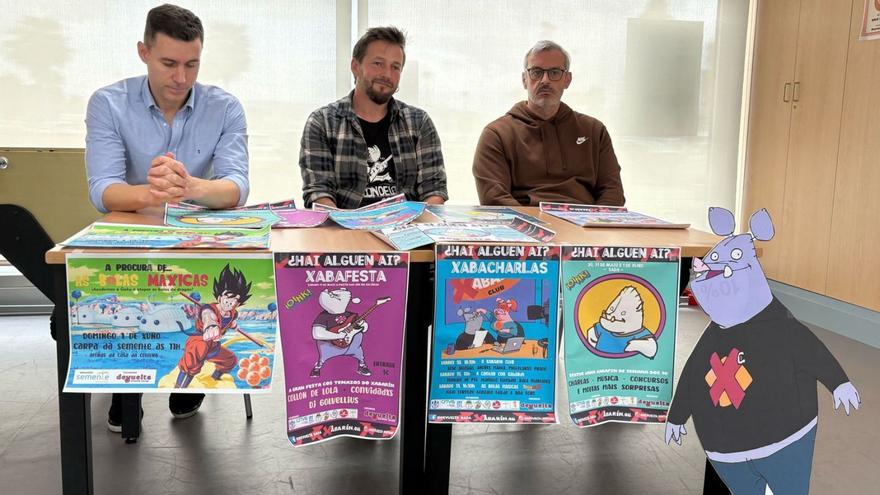 El concejal de Cultura, a la izq., y dos representantes de DeVuelta, este lunes en la presentación | LOC