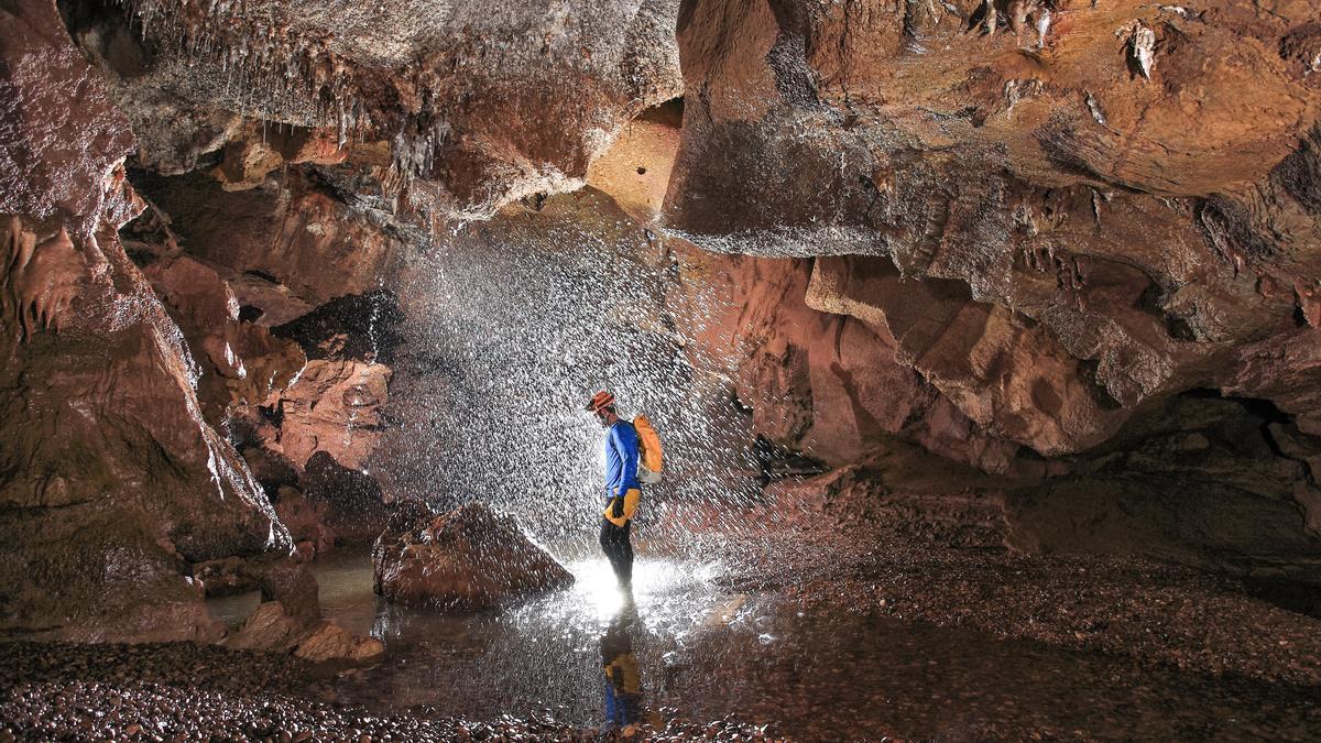 La cueva ofrece zonas aún desconocidas o de difícil acceso.