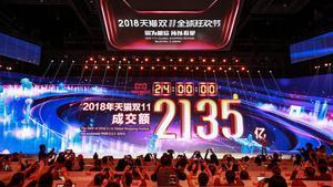 A screen shows total sales  after the end of the Singles Day  shopping festival  at the 2018 - Chinese e-commerce giant Alibaba during its annual  Singles Day  shopping frenzy  but growth slowed from previous years   Photo by STR   AFP    China OUT