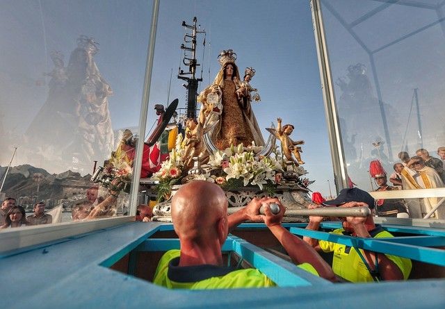 Embarcación de la Virgen del Carmen en el Puerto de Santa Cruz de Tenerife, julio 2022