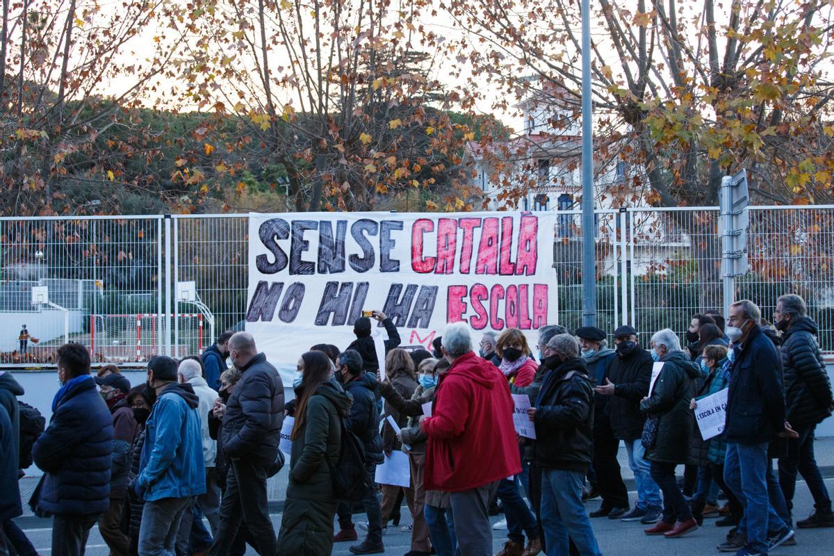 L’Hospitalet i les ciutats al nord de Barcelona són les que menys català parlen a Catalunya