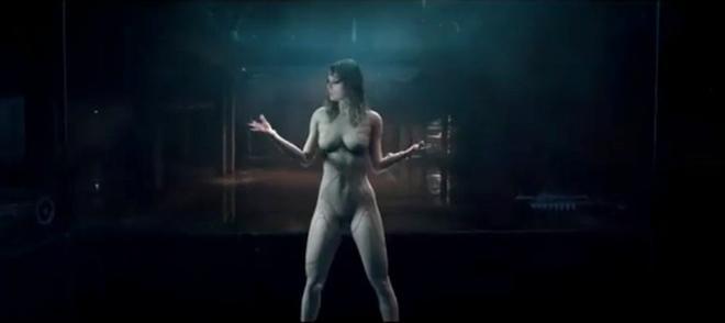 Taylor Swift parece desnuda en su nuevo vídeo