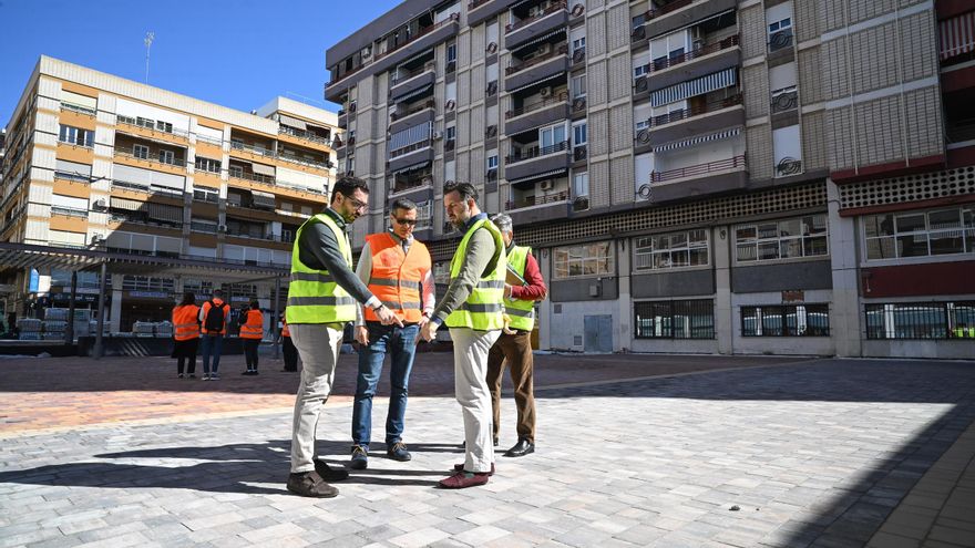 Ruz fija la apertura de la plaza de Pisos Azules antes del verano tras unas obras que se anunciaron en 2021