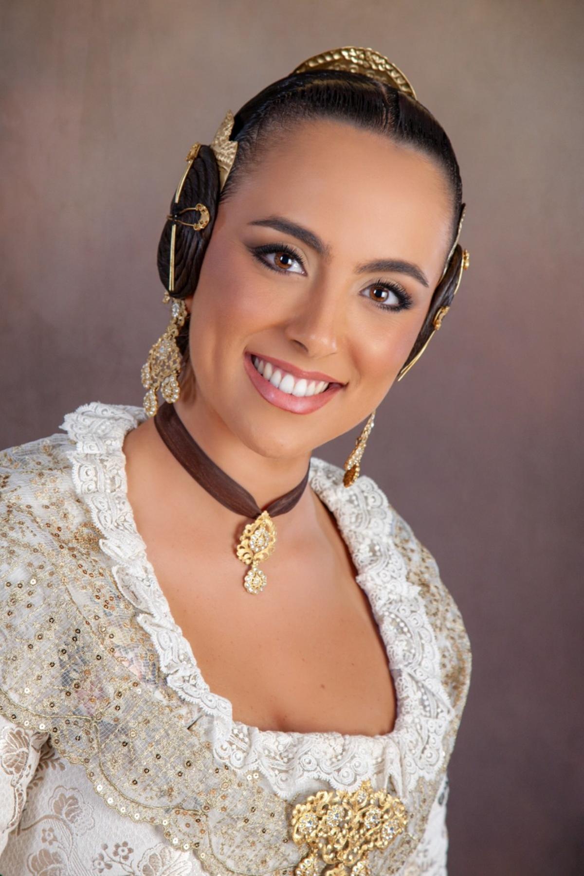 LA ROQUETA-ARRANCAPINS - Paula Mayoral Olmos (Dr. Gil y Morte-Dr. Vila Barbera) LA ROQUETA-ARRANCAPINS - Paula Mayoral Olmos (Dr. Gil y Morte-Dr. Vila Barbera)