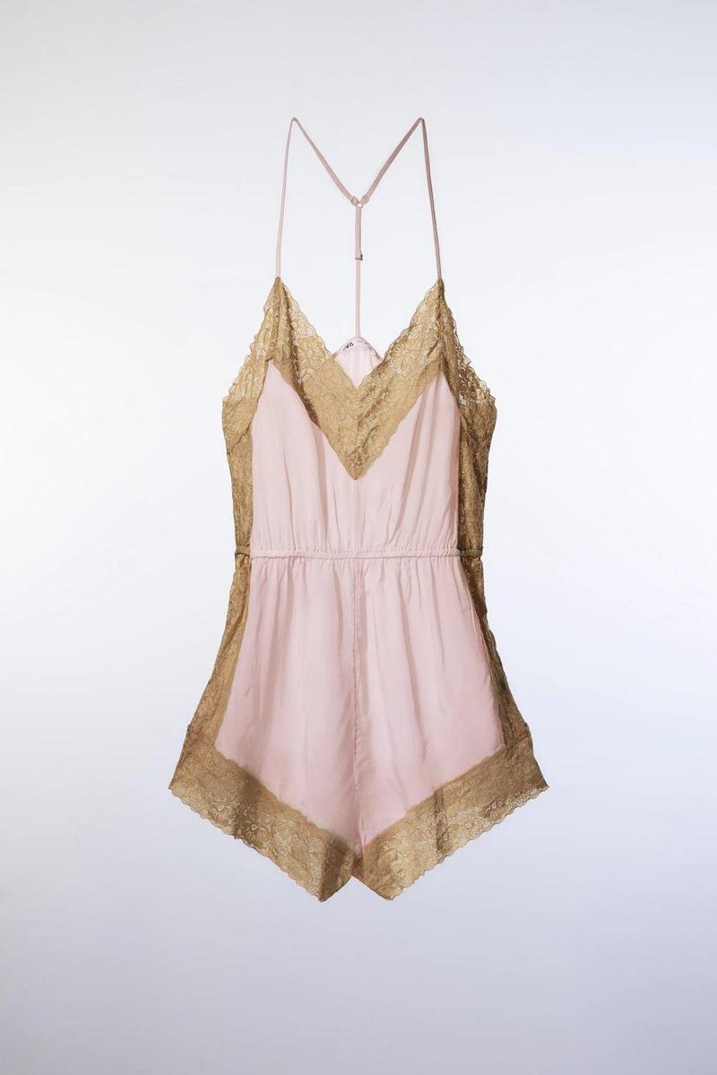 Mono de encaje de Zara