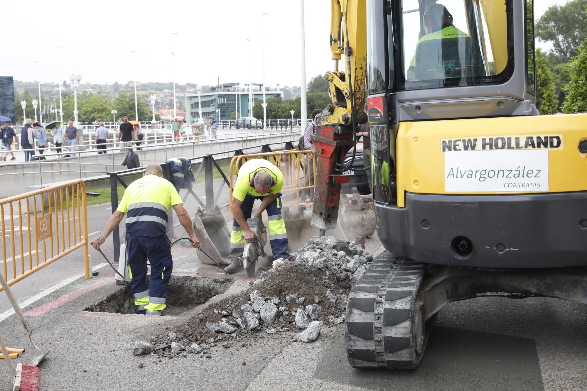 En imágenes: comienza la obra de desmantelamiento del "cascayu" en Gijón