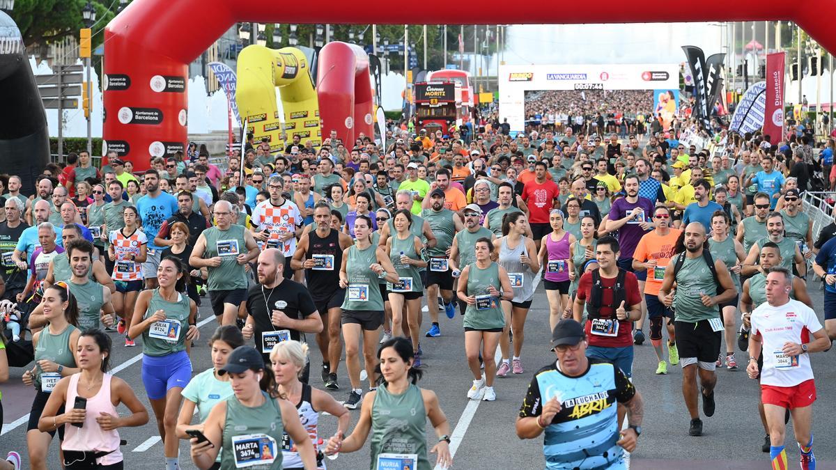 Participantes en la cursa de la Mercè iniciando el recorrido de 10 km.