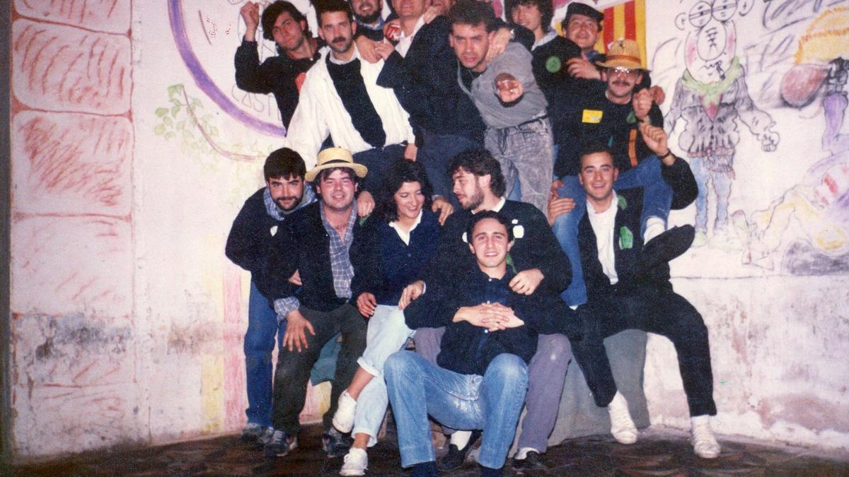 Búscate en las Fiestas de la Magdalena de 1995: fotos de collas