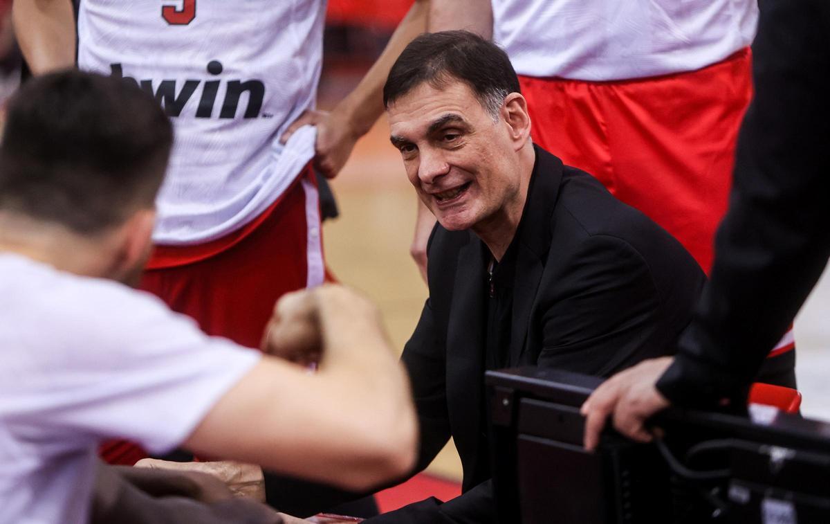 Bartzokas se quejó a los colegiados de la última falta, pero lo cierto es que su equipo perdió el encuentro